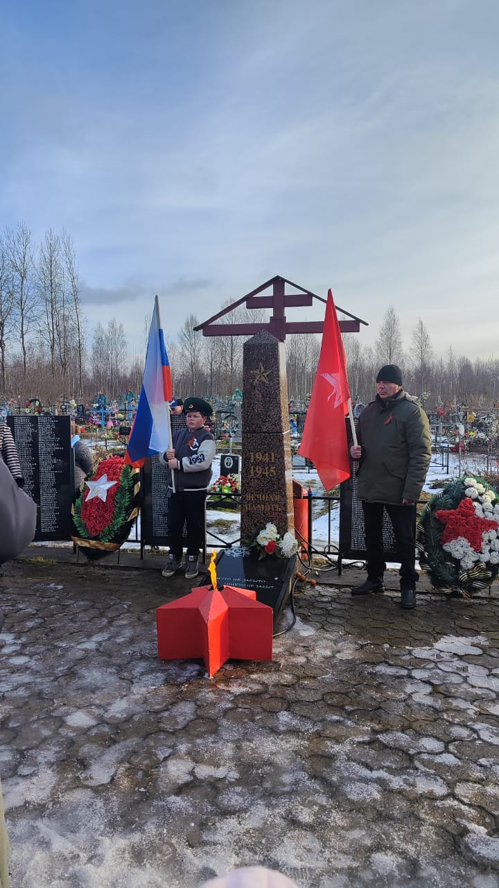 Сегодня, 26 января, в честь 81-й годовщины освобождения д. Менюша и её окрестностей от немецко-фашистских захватчиков на братском захоронении состоялся митинг &quot;Они сражались за Родину&quot;. Важно помнить и уважать тех, кто отдал свои жизни за нашу свободу..