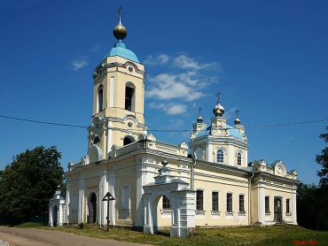 Деревня Голино. Церковь Петра и Павла.